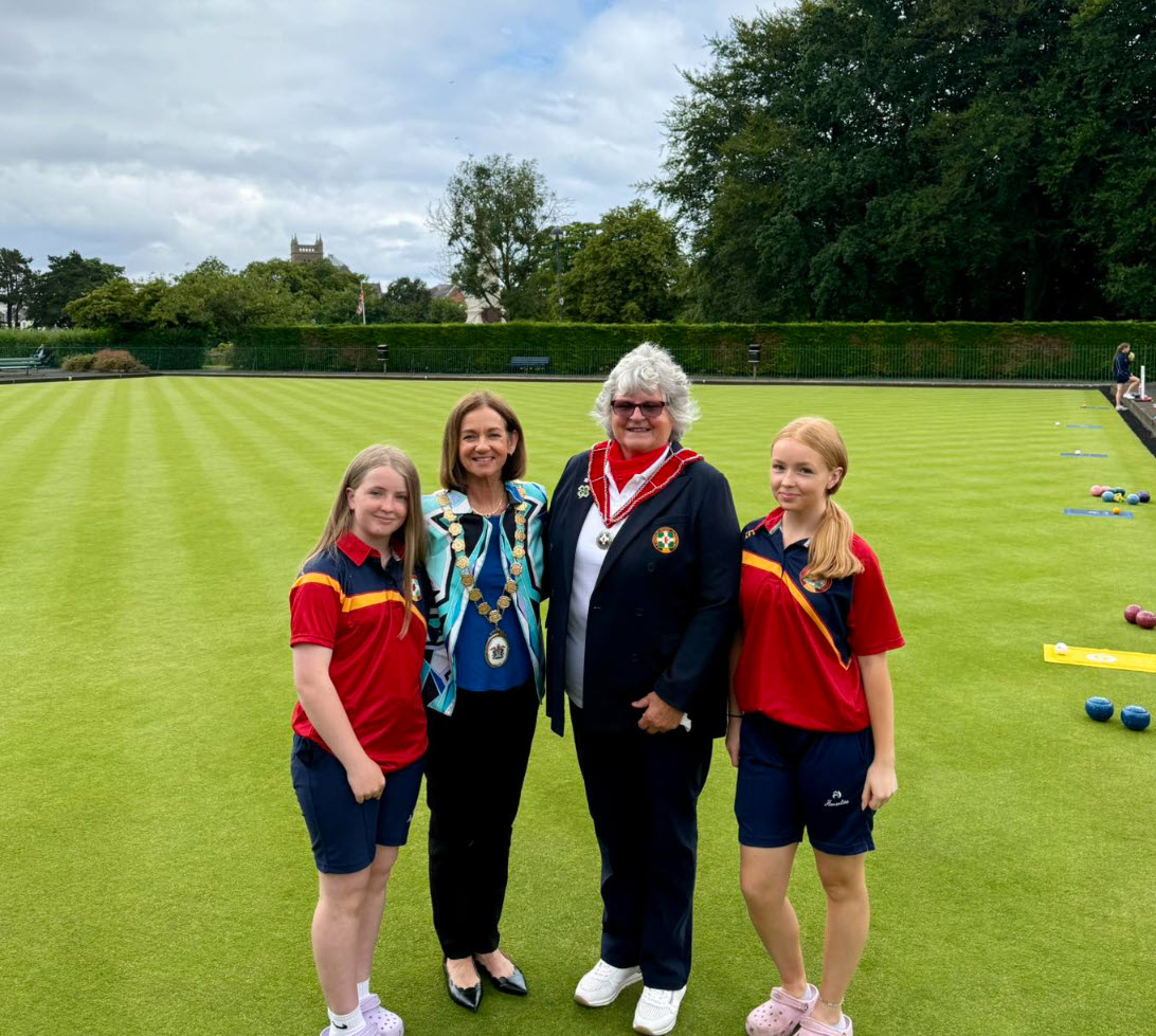 Cllr Gillian McCollum with NIWPGL President Elizabeth Blair and Erin Fraser Ellie Fraser of Pickie BC